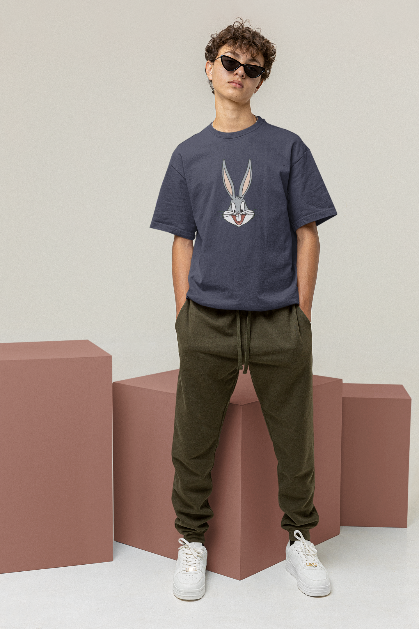 Bugs Bunny: Oversized Tee